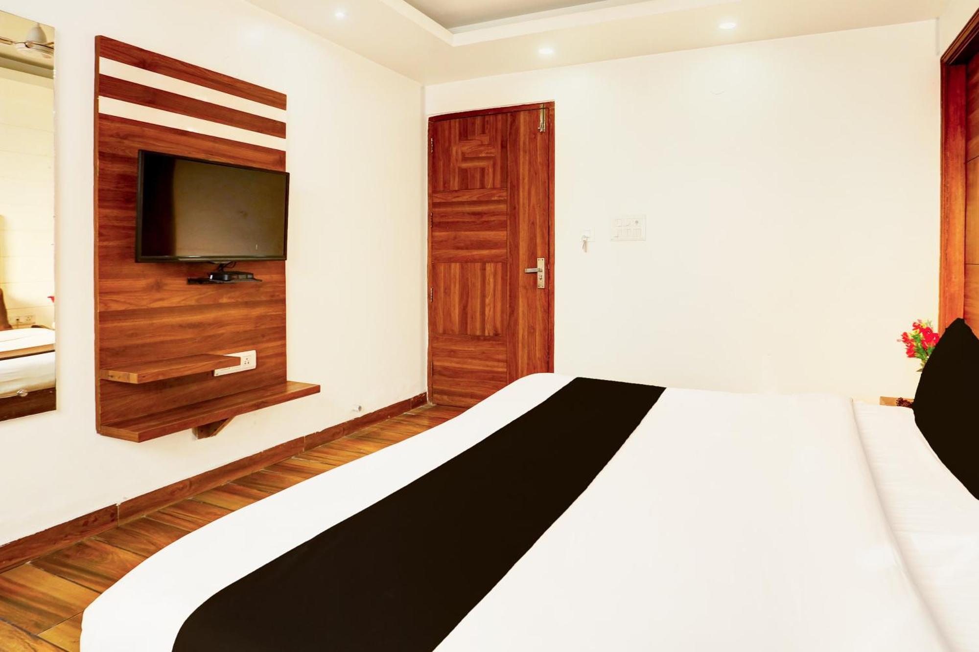 Hotel Super Collection O Amritsar Near Bus Stand Exterior foto