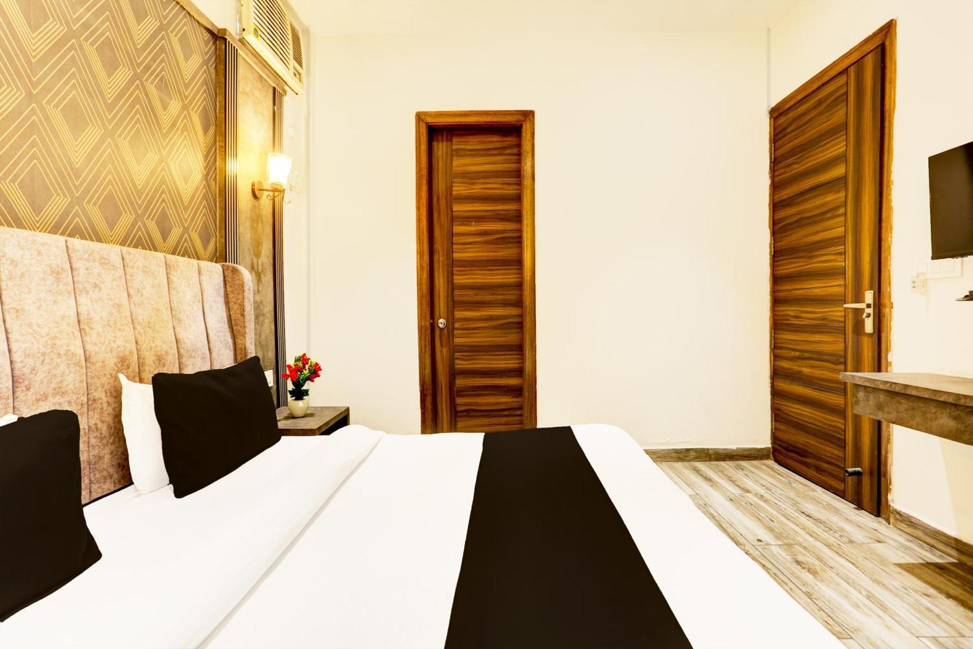 Hotel Super Collection O Amritsar Near Bus Stand Exterior foto